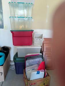 lot 3413 image: Mixed Lot of Plastic Storage Containers and Organizer Boxes