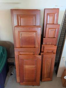 lot 3414 image: Wood Kitchen Cabinet Doors