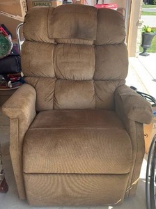 lot 52060 image: Brown Fabric Electric Powered Lift Recliner Chair - Retail $200
