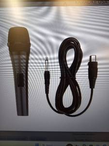 lot 1043 image: KARAOKE USA M189 Professional Dynamic Microphone with Detachable Cord - Retail $31