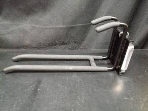 lot 1185 image: Multi-Purpose Double Duty Garage Hook - Retail $15