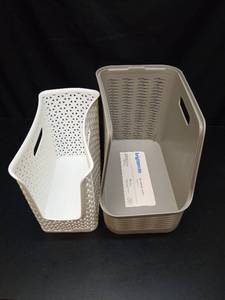 lot 1237 image: Plastic Storage Baskets with Handles Set - Retail $15