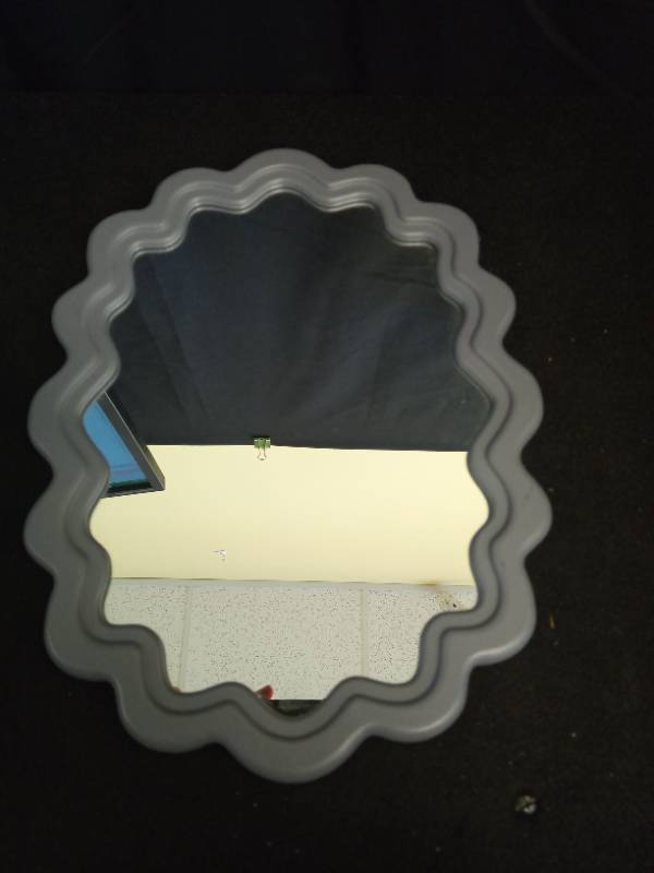 lot 2047 image: Decorative Scalloped Wall Mirror - Retail $10