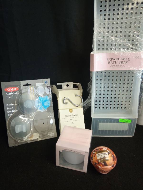 lot 2063 image: Bathroom Organization Bundle Set - Retail $45