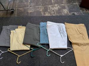 lot 14 image: Gloria Vanderbilt Womens Colored Jeans Bundle Lot Size18