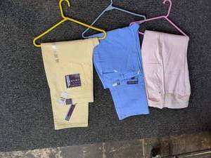 lot 25 image: Gloria Vanderbilt Amanda Slimming Jeans Bundle - Size 16W Average