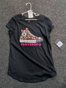 lot 38 image: Converse Chuck Taylor All Star High Top Sneaker Graphic T-Shirt Size XL in Kids