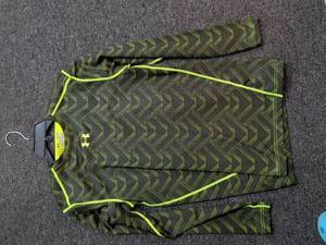 lot 39 image: Under Armour Cold Gear Compression Athletic Long Sleeve Shirt Size XL