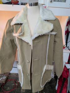 lot 42 image: Womens Beige Sherpa Lined Shearling Coat Size M