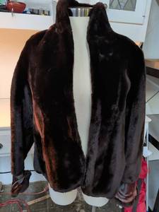 lot 44 image: Brown Mink Fur Coat with Collar