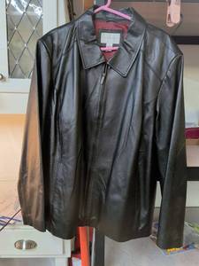 lot 48 image: Worthington Womens Black Leather Jacket Size 3X