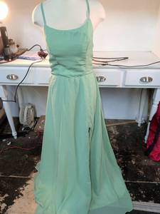 lot 72 image: Mint Green Spaghetti Strap Formal Dress with Bow Back Detail