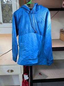 lot 83 image: Under armour Hoodie Size S