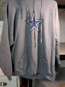 lot 92 image: Dallas Cowboys NFL Pullover Hoodie