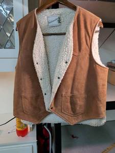 lot 99 image: Fieldmaster Sherpa Lined Brown Suede Vest