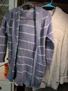lot 105 image: Womens Mixed Brand Knit Cardigan Sweater Bundle