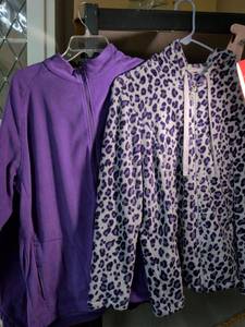 lot 110 image: Purple Fleece Jacket and Laura Scott Leopard Print Zip-Up Set Size 1XL