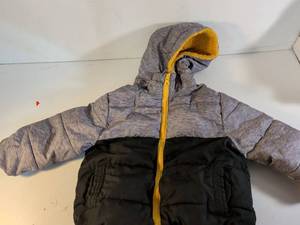 lot 145 image: SwissTech Toddler Puffer Jacket 18M
