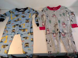 lot 163 image: Carters Size 2T Toddler Pajamas Set Construction and Christmas Theme