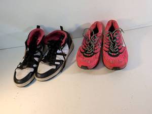 lot 180 image: Mixed Brand Athletic Shoes Bundle Nike and Levi Strauss Size 7 and 8