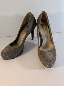 lot 187 image: Fioni Night Gold Shimmer High Heel Pumps Size 10