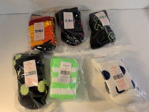 lot 194 image: Athletic  Socks Mixed Colors