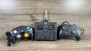 lot 118 image: Controllers (untested)