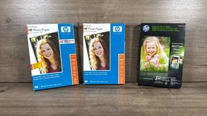 lot 139 image: HP Premium Photo Paper Bundle for Inkjet Printers