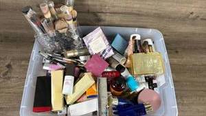 lot 149 image: Mixed Makeup and Beauty Products Collection with Brushes