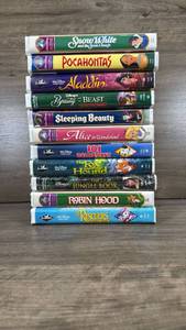 lot 199 image: Disney Classic VHS Movie Collection Set