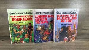 lot 212 image: Great Illustrated Classics Book Set - 3 Classic Literature Books
