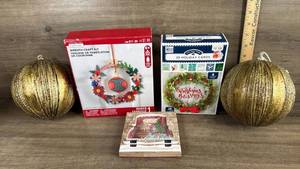 lot 229 image: Christmas Holiday Decoration Bundle with Ornaments and Craft Kit