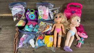 lot 245 image: Mixed girl toy lot