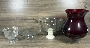 lot 273 image: Mixed glass lot