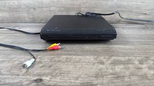 lot 281 image: Memorex DVD Player with Cables