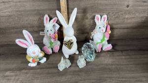 lot 303 image: Mixed bunny lot