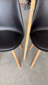 lot 364 image: Modern Black Dining Chairs with Wood Legs Set of 3