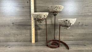 lot 288 image: Ceramic home decor with stand