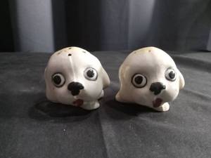 lot 5193 image: Ceramic Dalmatian Dog Salt and Pepper Shaker Set