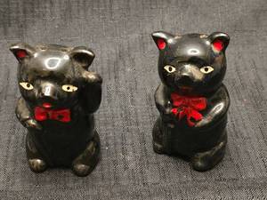 lot 5511 image: Japanese Black Cat Salt and Pepper Shakers