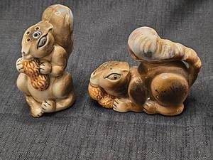 lot 5533 image: Japanese Ceramic Netsuke Animal Figurines salt and pepper shaker Set