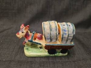 lot 5542 image: Ceramic Cow Salt and Pepper Shaker Set with Cart Holder
