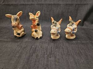 lot 5544 image: Ceramic salt and pepper shakers