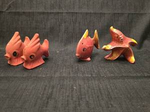 lot 5562 image: Ceramic Sea Life salt and pepper shaker Collection