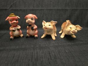 lot 5569 image: Ceramic Pig Salt and Pepper Shakers Set