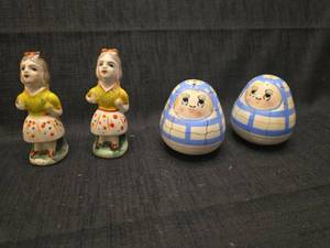 lot 5573 image: Hand-Painted Ceramic Salt and Pepper Shaker Set