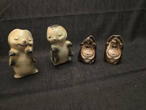lot 5578 image: Small Ceramic Animal salt and pepper shaker Set