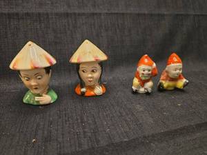 lot 5580 image: Ceramic Salt and Pepper Shakers Set with Asian Characters