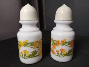lot 40806 image: White Ceramic Salt and Pepper Shaker Set with Orange Yellow Floral Design