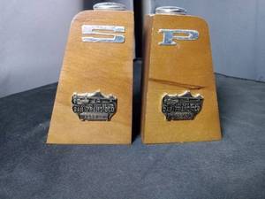 lot 40811 image: San Francisco Golden Gate Bridge Wooden Salt and Pepper Shaker Set